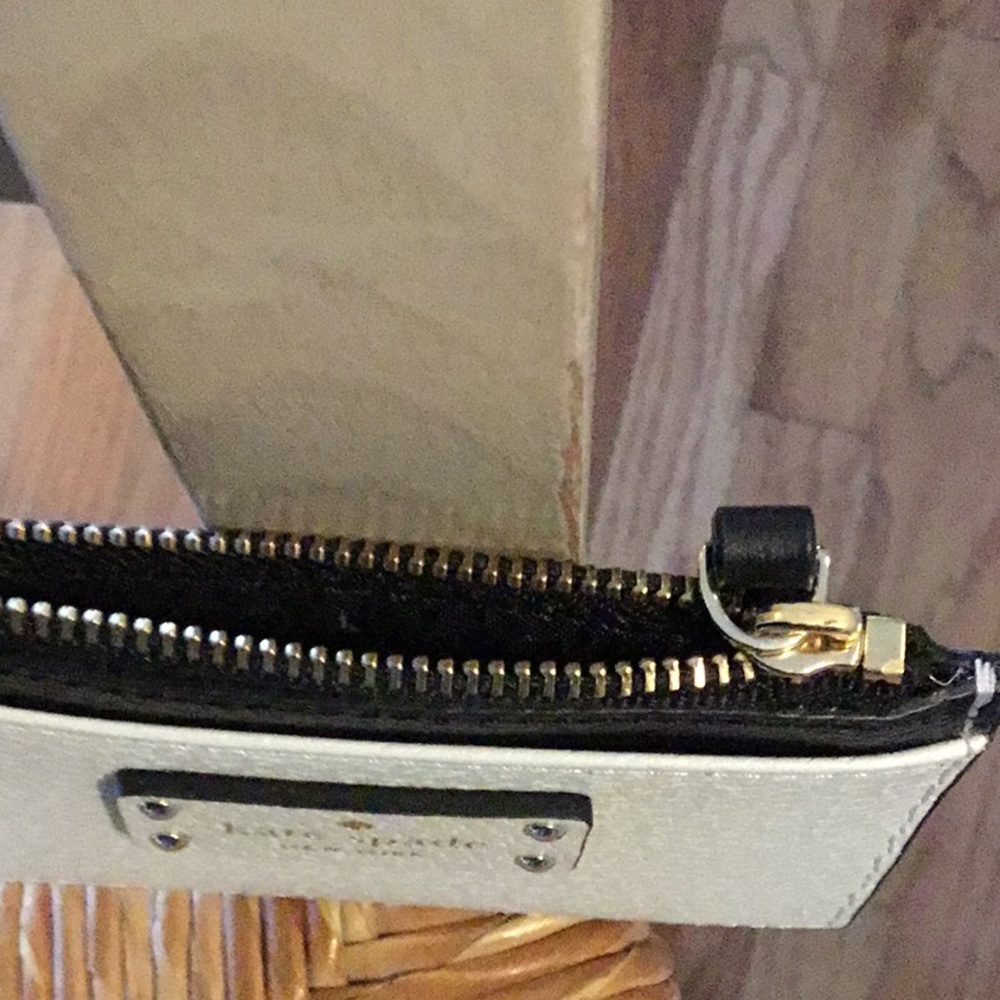 Coin& πΎππ§π case - Picture 3 of 3